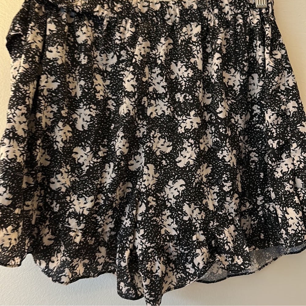 Floral Black and White Women's Skirt - Picture 5 of 8
